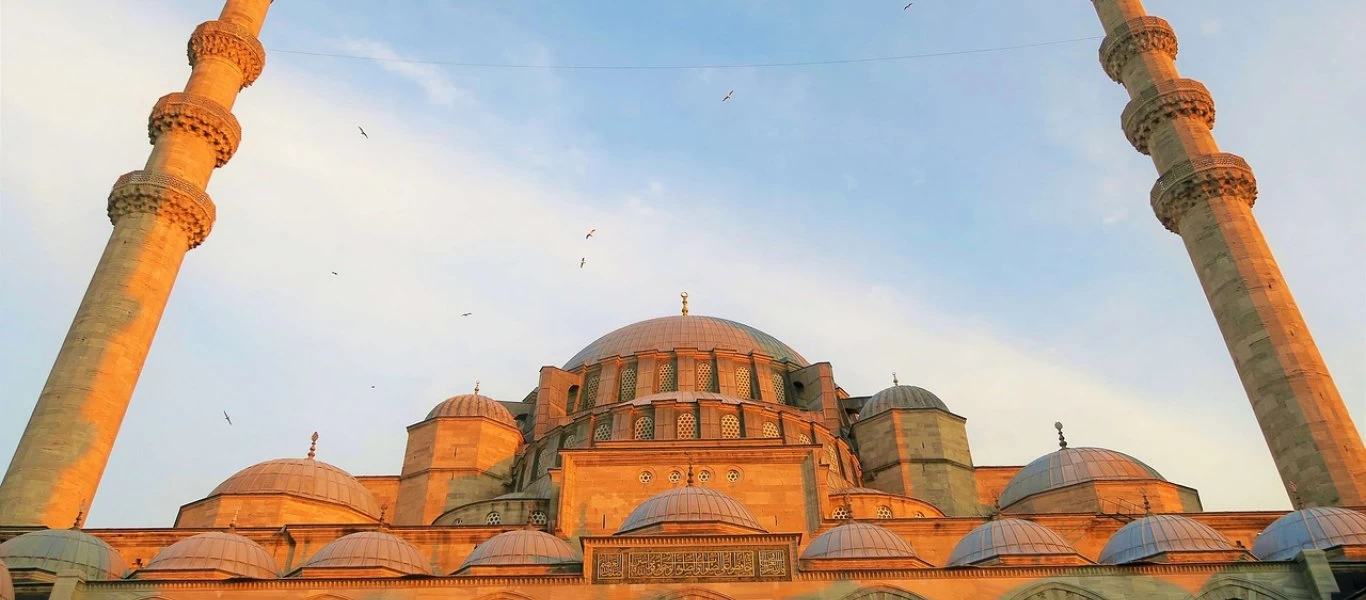 Χαμός στην Τουρκία: Ακούγεται το «Bella Ciao» από... μιναρέδες! (βίντεο)